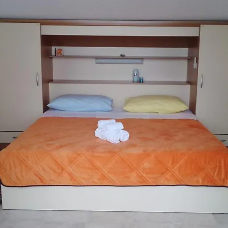 Apartment Abramovic Necujam